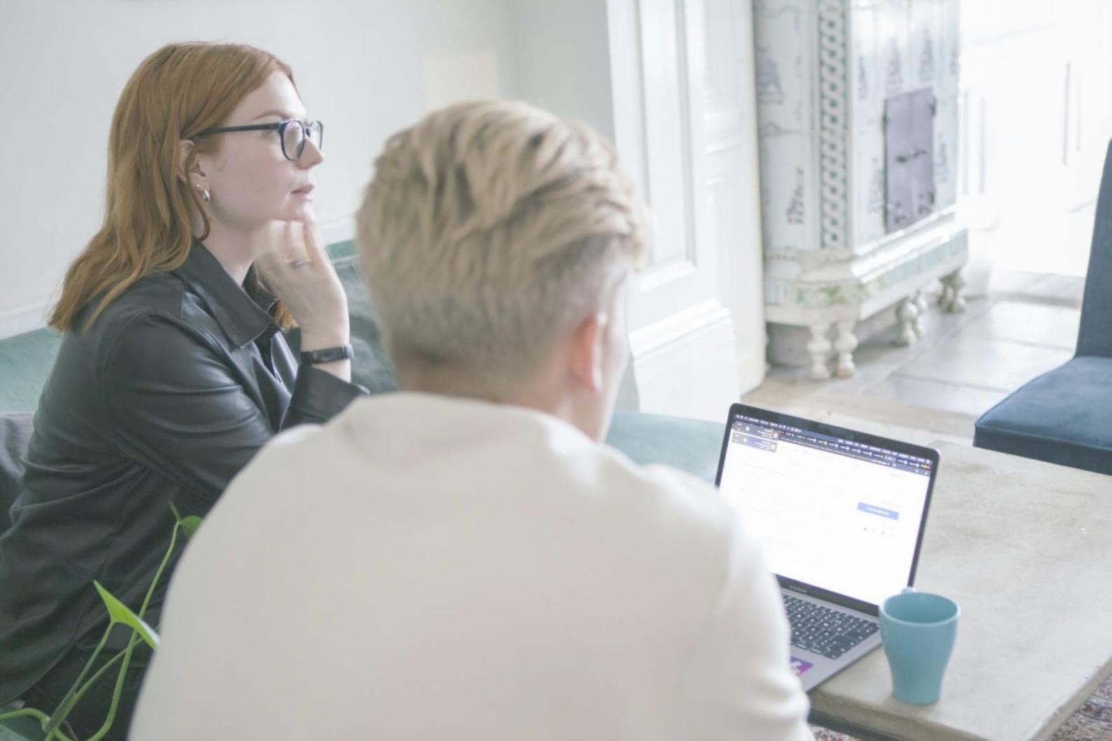 Session de formation pratique avec analyse de cas réels